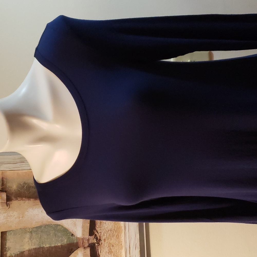 HiMONE Dress - Picture 4 of 7